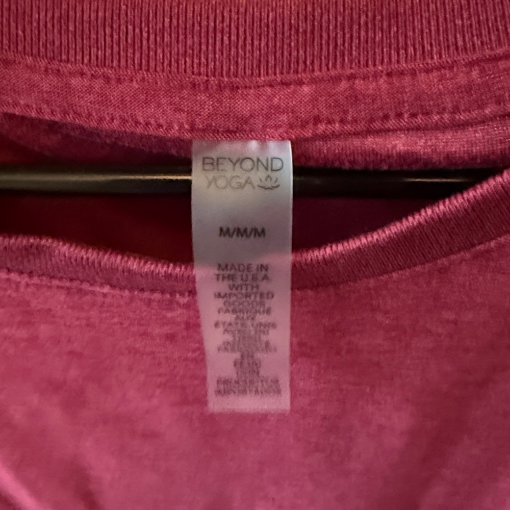 EUC Beyond Yoga Featherweight Daydreamer Pullover Ruby Rush Heather Top Size M - Picture 2 of 3